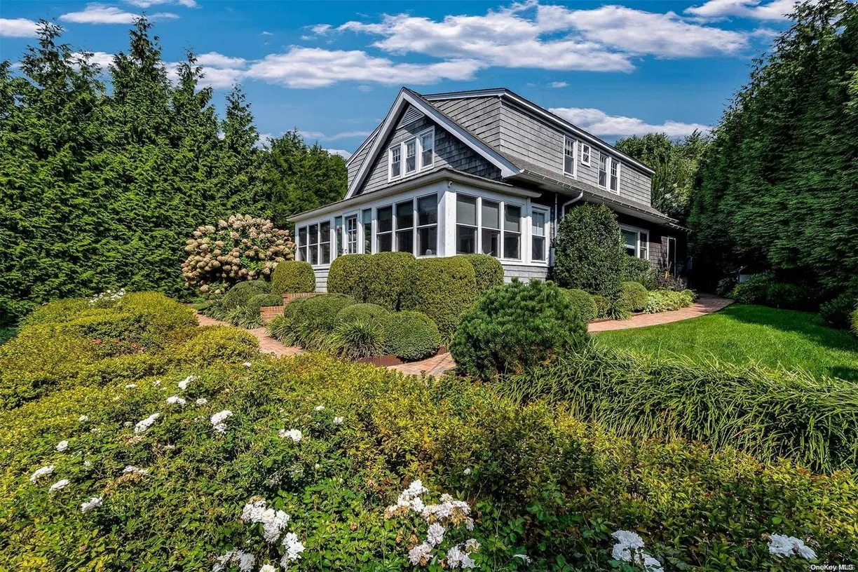 The Hamptons Real Estate | View 7 Miller Lane | Listing