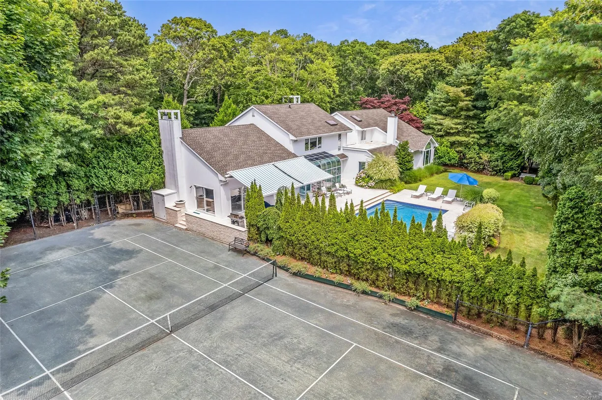 The Hamptons Real Estate | View 9 Plume Grass Way | 4 Beds, 5 Baths