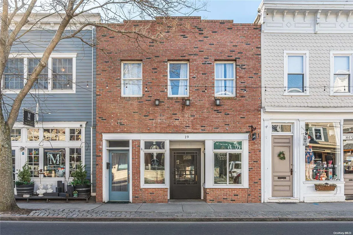 The Hamptons Real Estate | View 19 Front Street