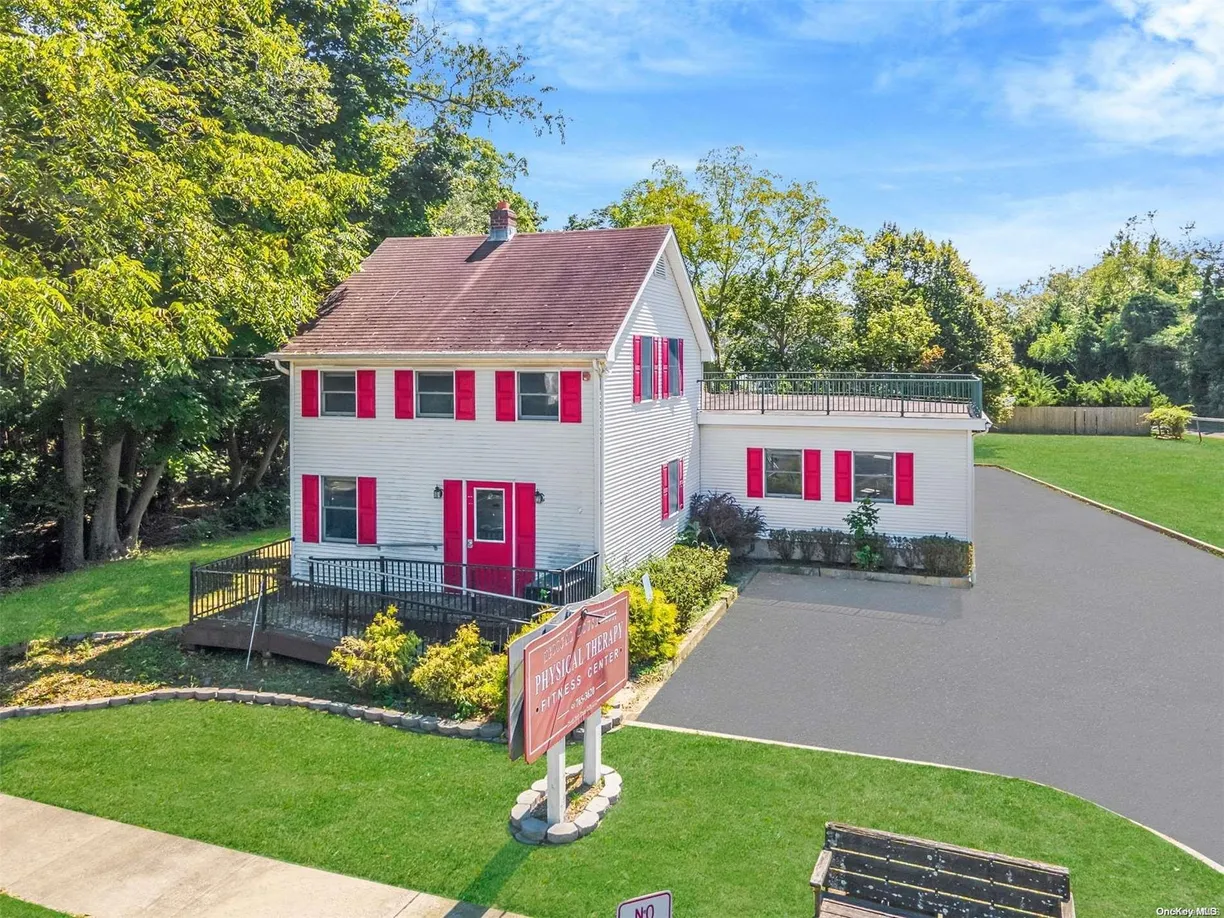 The Hamptons Real Estate | View 57190 Route 25