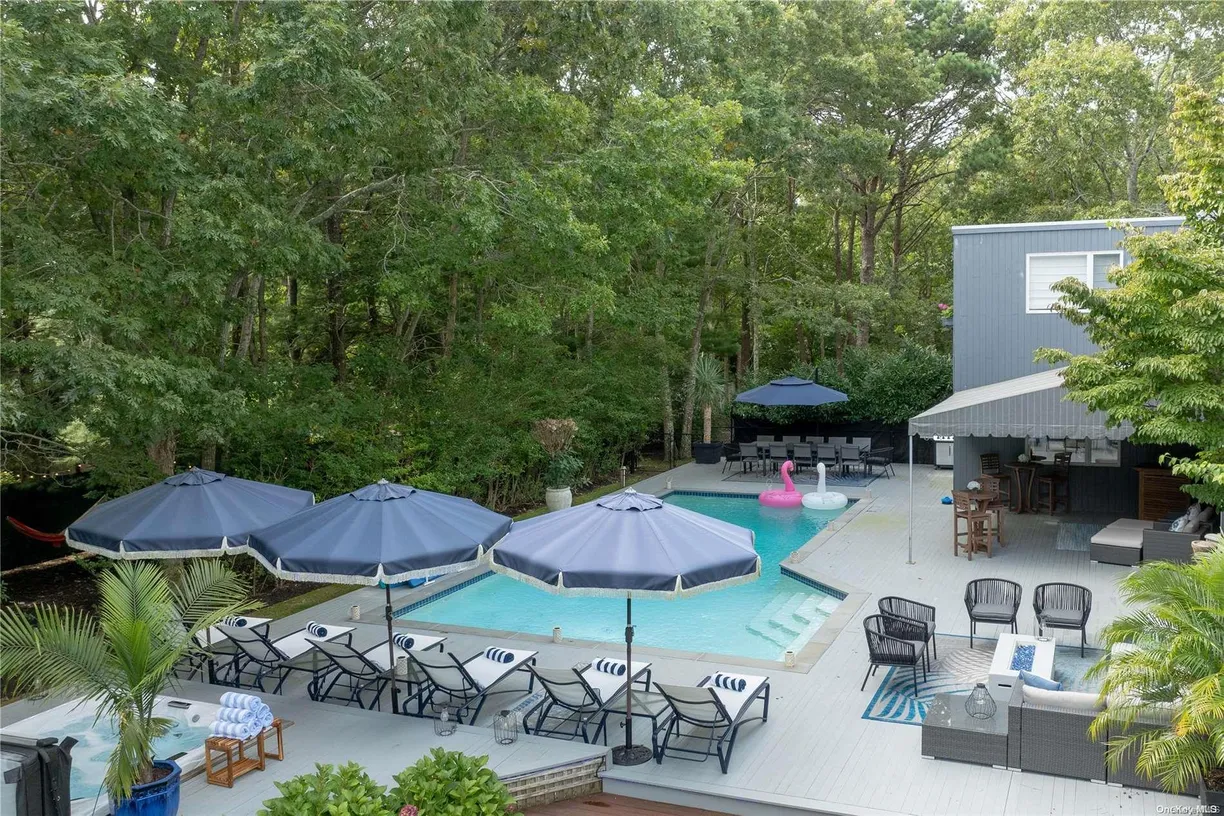 The Hamptons Real Estate | View 20 Pheasant Run | Listing
