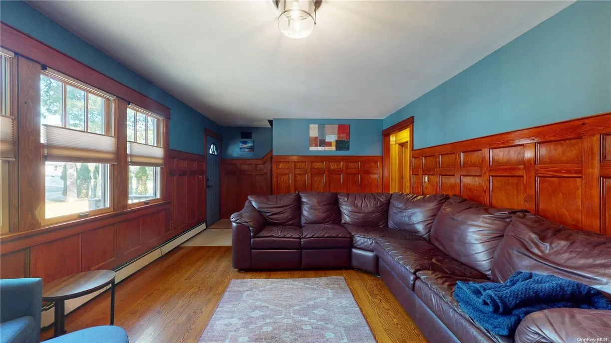The Hamptons Real Estate | View 16 Heather Drive | Listing