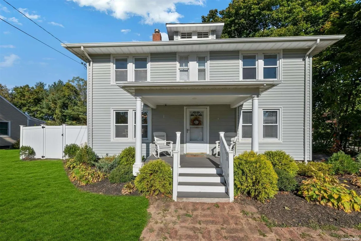 The Hamptons Real Estate | View 18955 Main Road | Listing