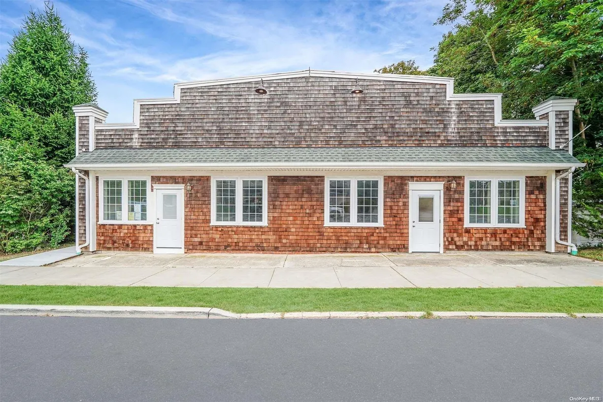 The Hamptons Real Estate | View 533 Montauk Highway