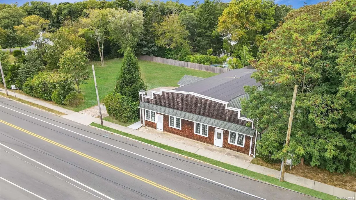 The Hamptons Real Estate | View 533 Montauk Highway | Listing