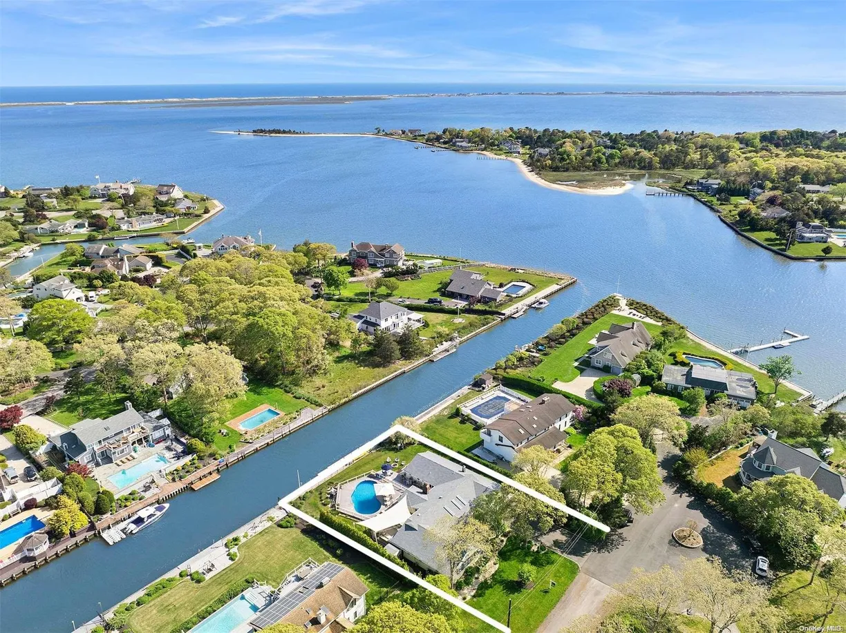 The Hamptons Real Estate | View 8 Mill Pond Road | 4 Beds, 3 Baths
