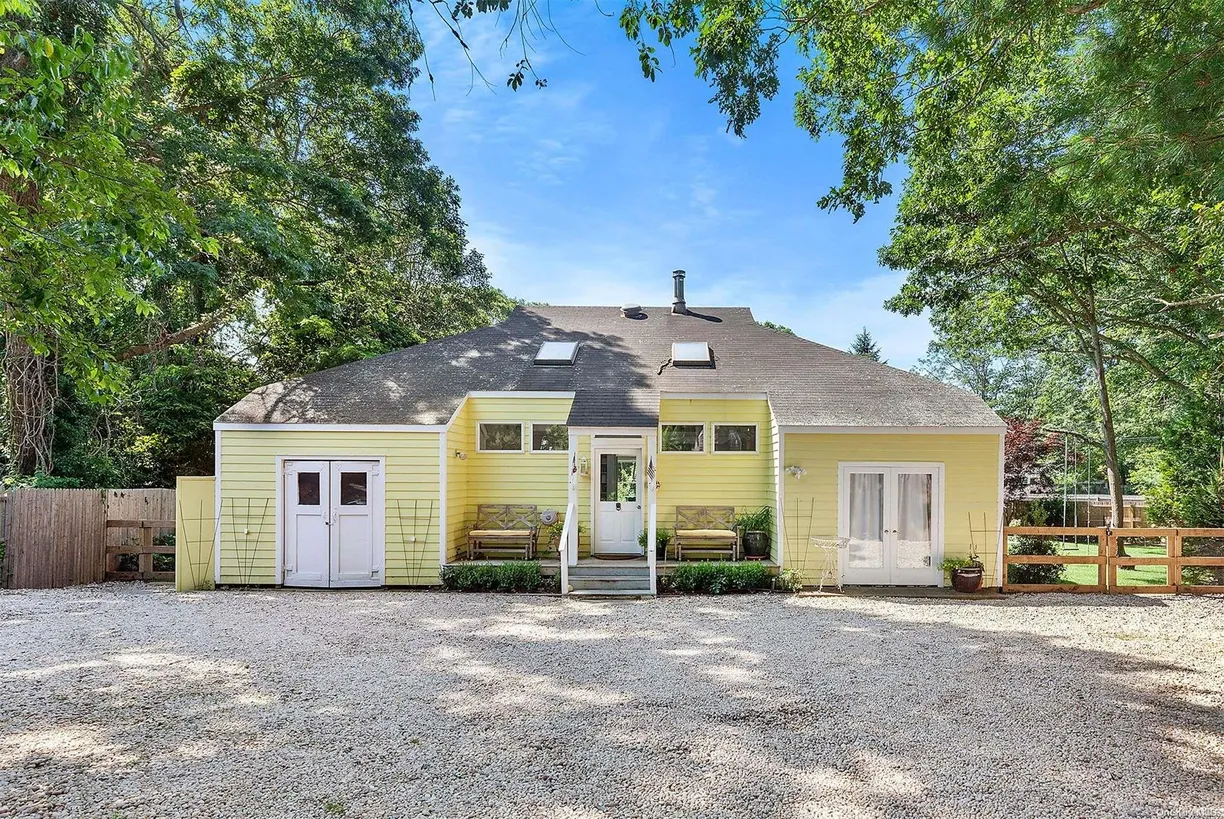 The Hamptons Real Estate | View 4 19th Street | 3 Beds, 3 Baths