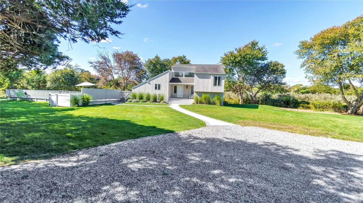 The Hamptons Real Estate | View 19 Rogers Lane | Listing