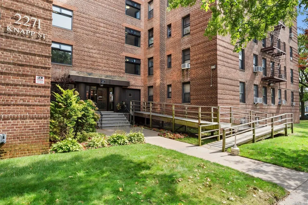 New York City Real Estate | View 2271 Knapp Street, 1F | 3 Beds, 1 Bath
