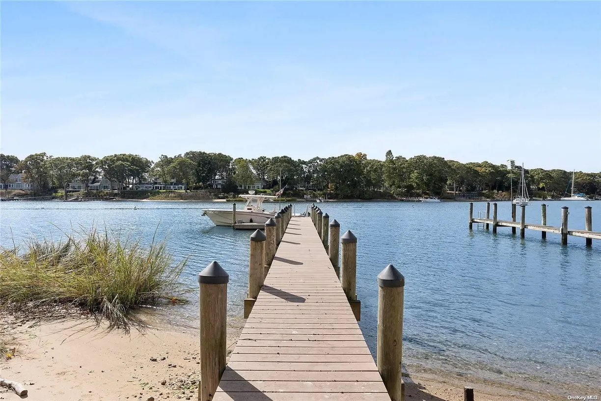 The Hamptons Real Estate | View 1750 Hobart Road | Listing