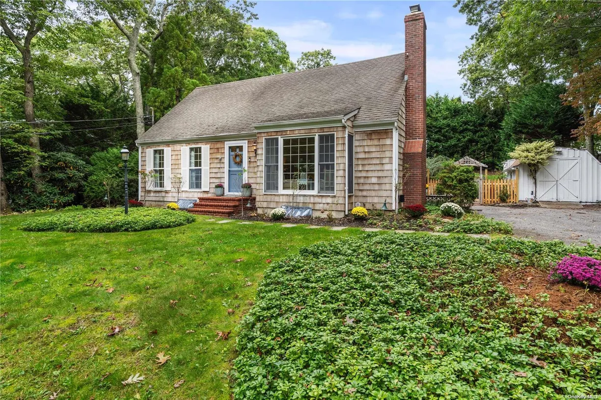 The Hamptons Real Estate | View 31 Widener Lane | Listing