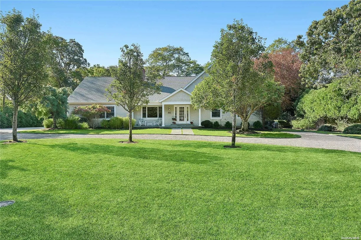 The Hamptons Real Estate | View 55 White Oak Lane | Listing