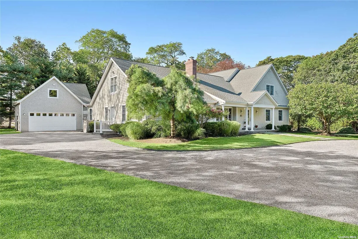 The Hamptons Real Estate | View 55 White Oak Lane | Listing