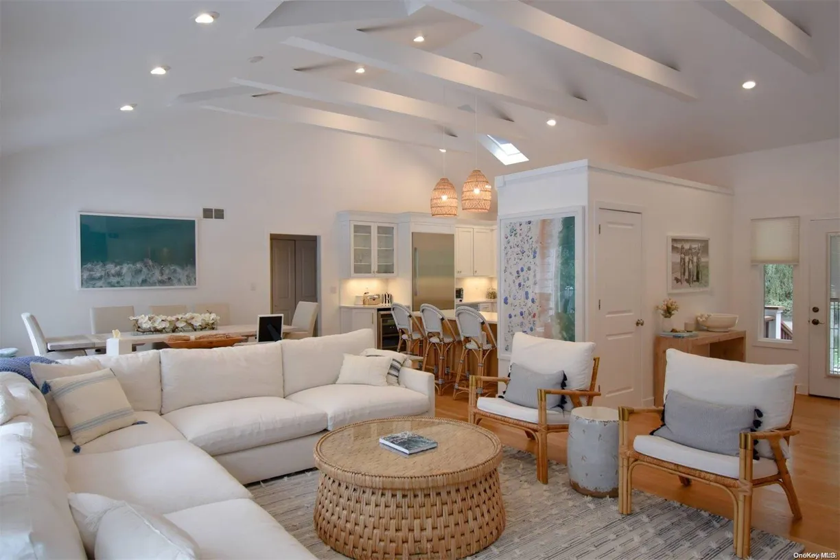The Hamptons Real Estate | View 47 Bridle Path | Listing