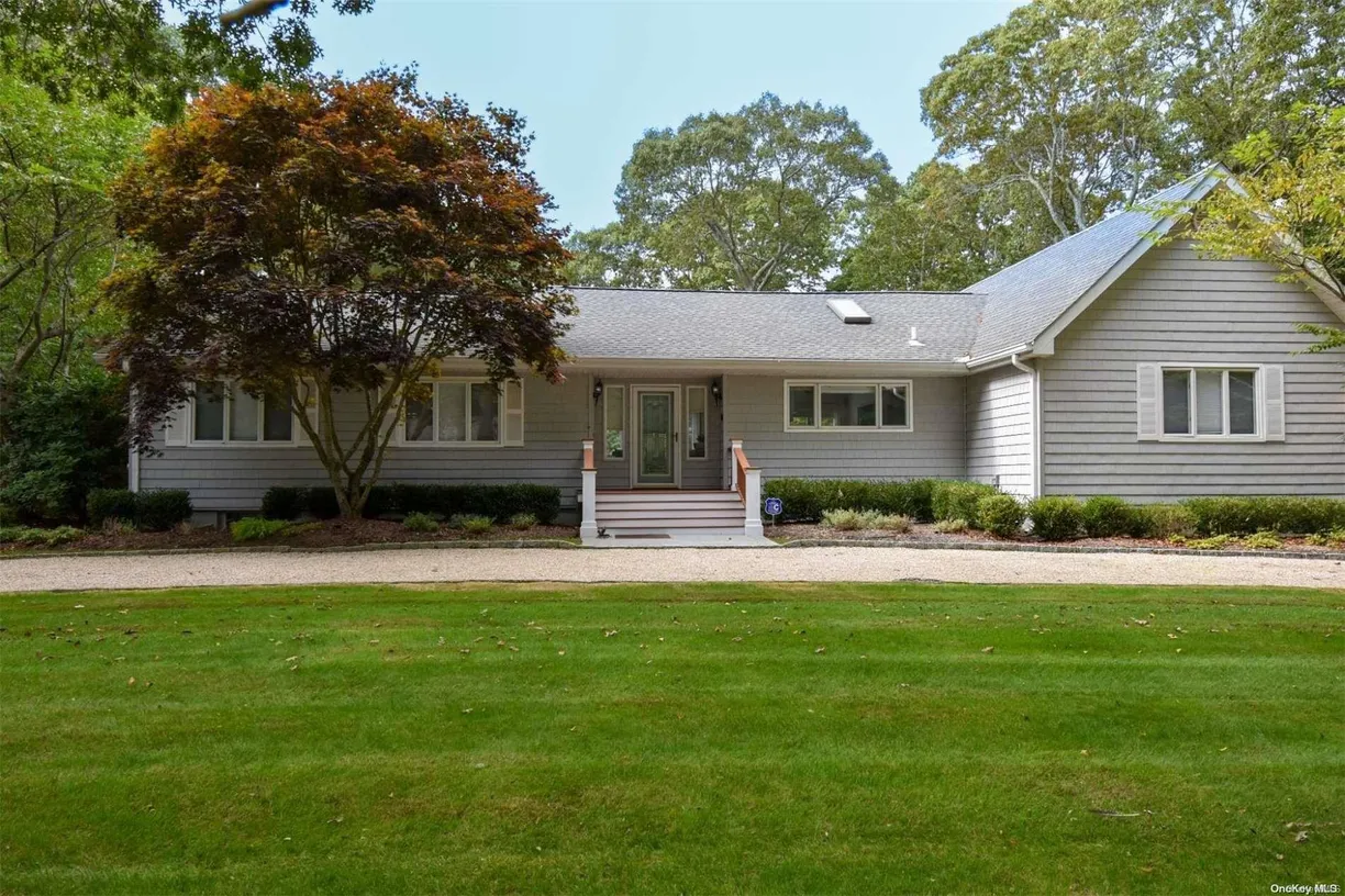 The Hamptons Real Estate | View 47 Bridle Path | 4 Beds, 3 Baths