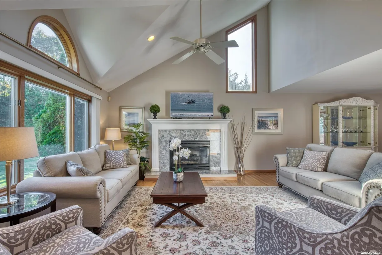 The Hamptons Real Estate | View 7 Sea Breeze Avenue | Listing
