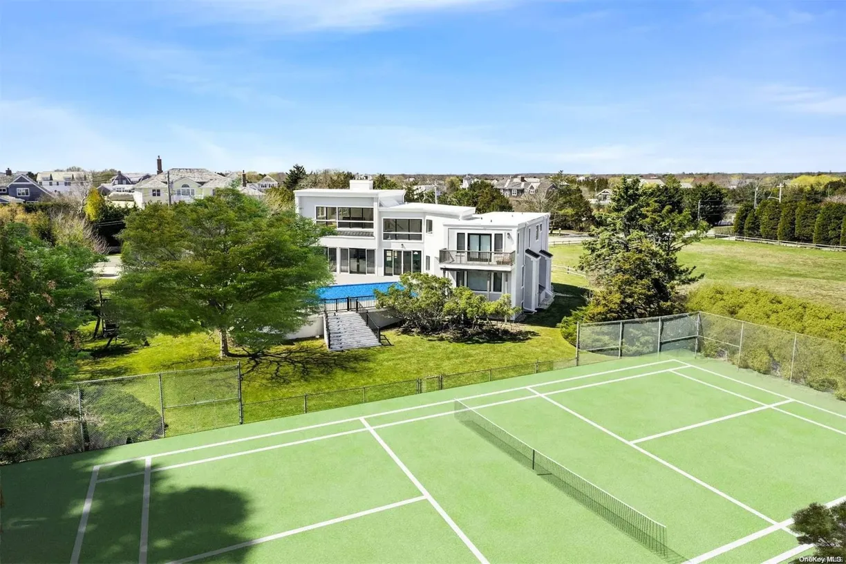 The Hamptons Real Estate | View 86 Jessup Lane | Listing