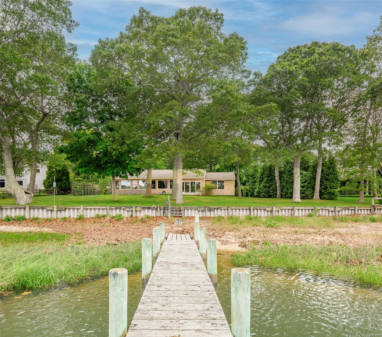 The Hamptons Real Estate | View 5 Bay Shore Drive | 3 Beds, 2 Baths
