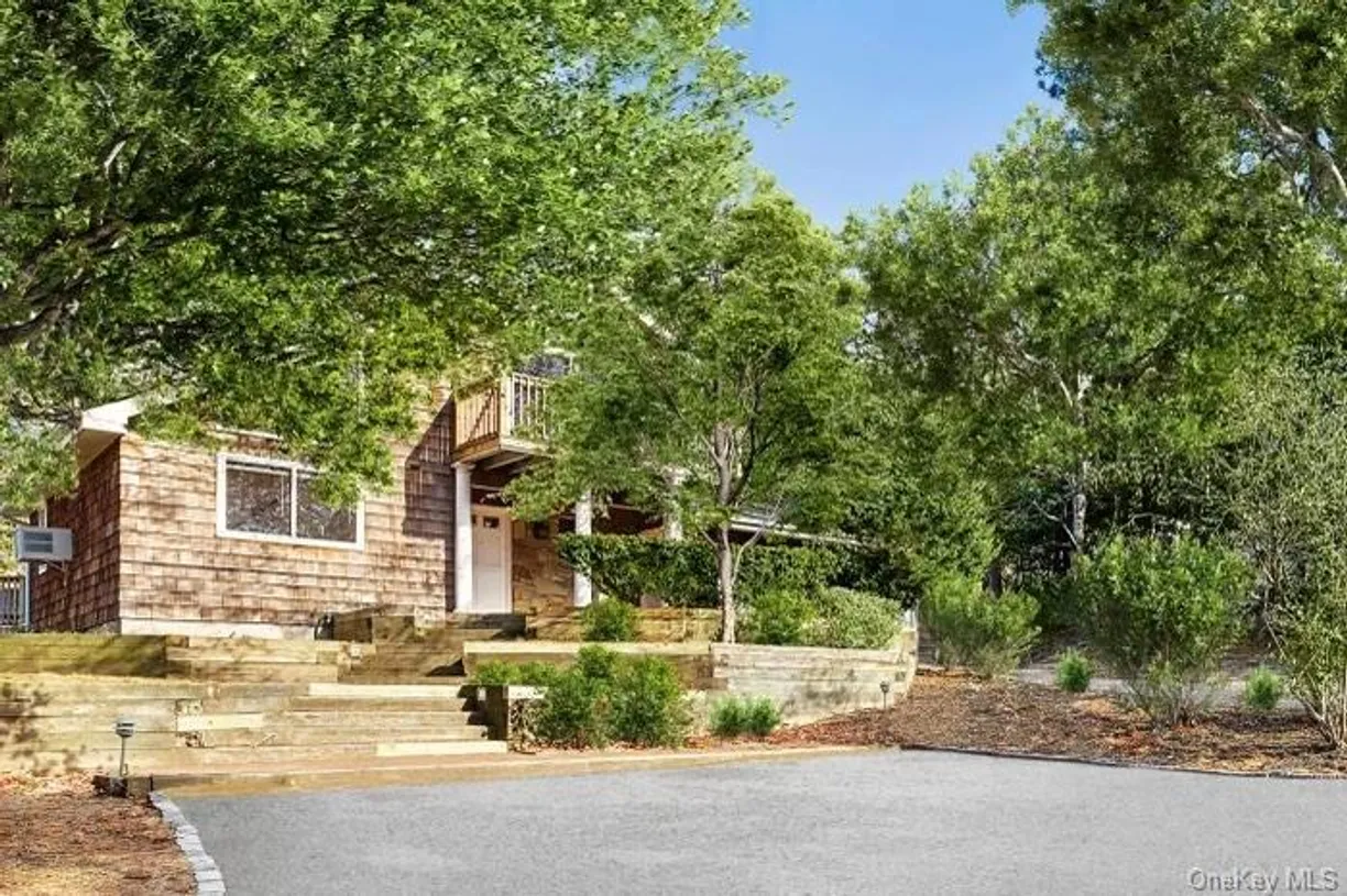 The Hamptons Real Estate | View 16 Peconic Road | 3 Beds, 2 Baths