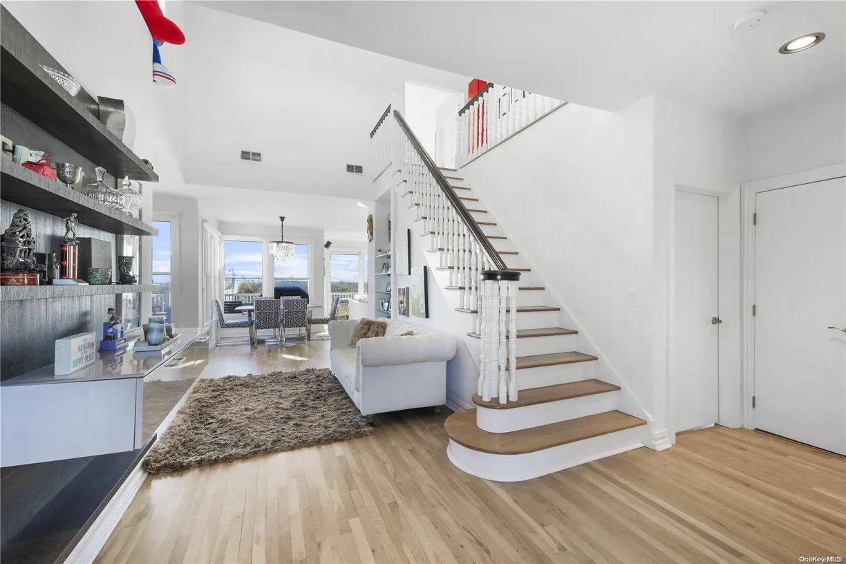 The Hamptons Real Estate | View 771 Dune Road | Listing