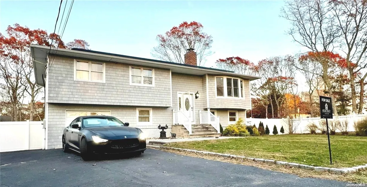 The Hamptons Real Estate | View 8 Westerly Court | Listing