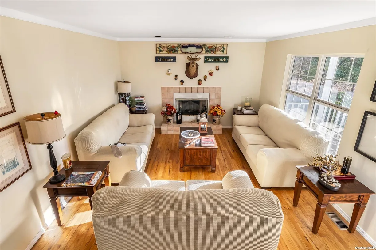 The Hamptons Real Estate | View 1400 Aldrich Lane | Listing