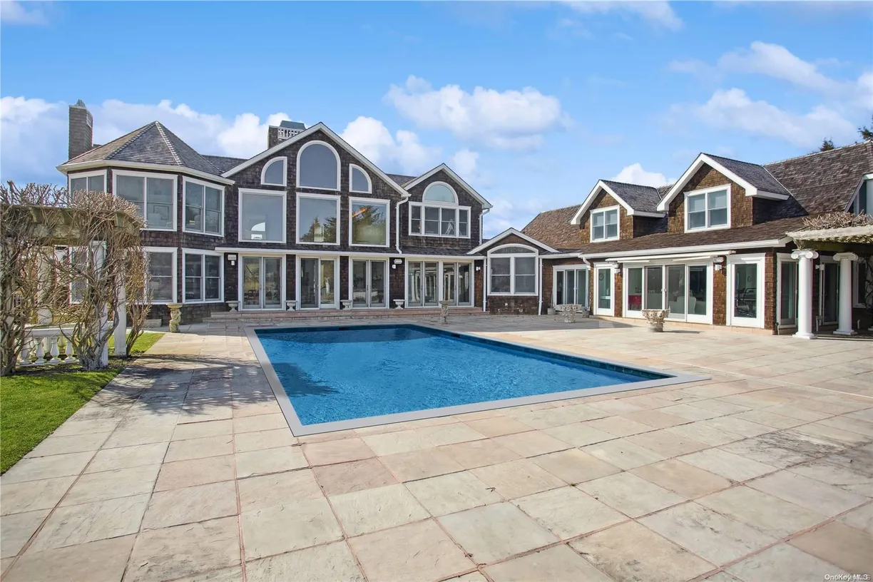 The Hamptons Real Estate | View 145 Olivers Cove Lane | Listing
