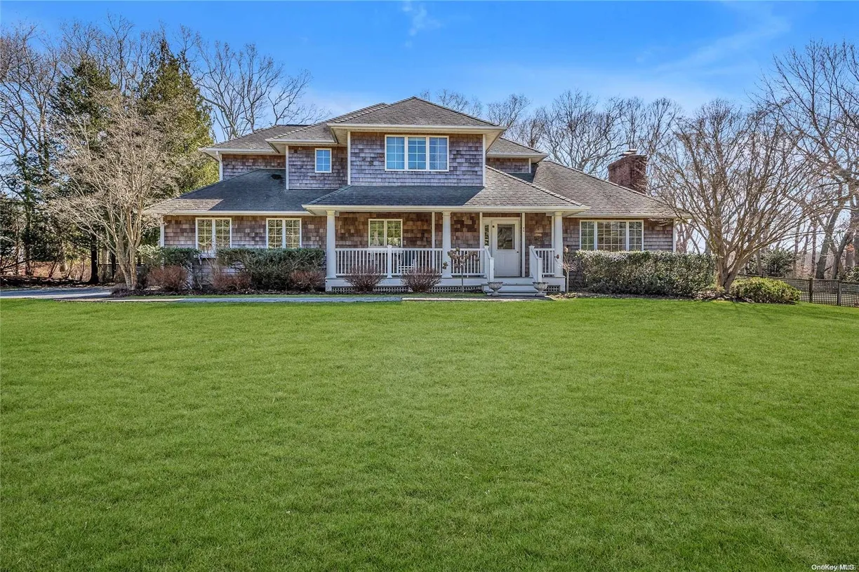 The Hamptons Real Estate | View 3 Pine Grove Court | Listing