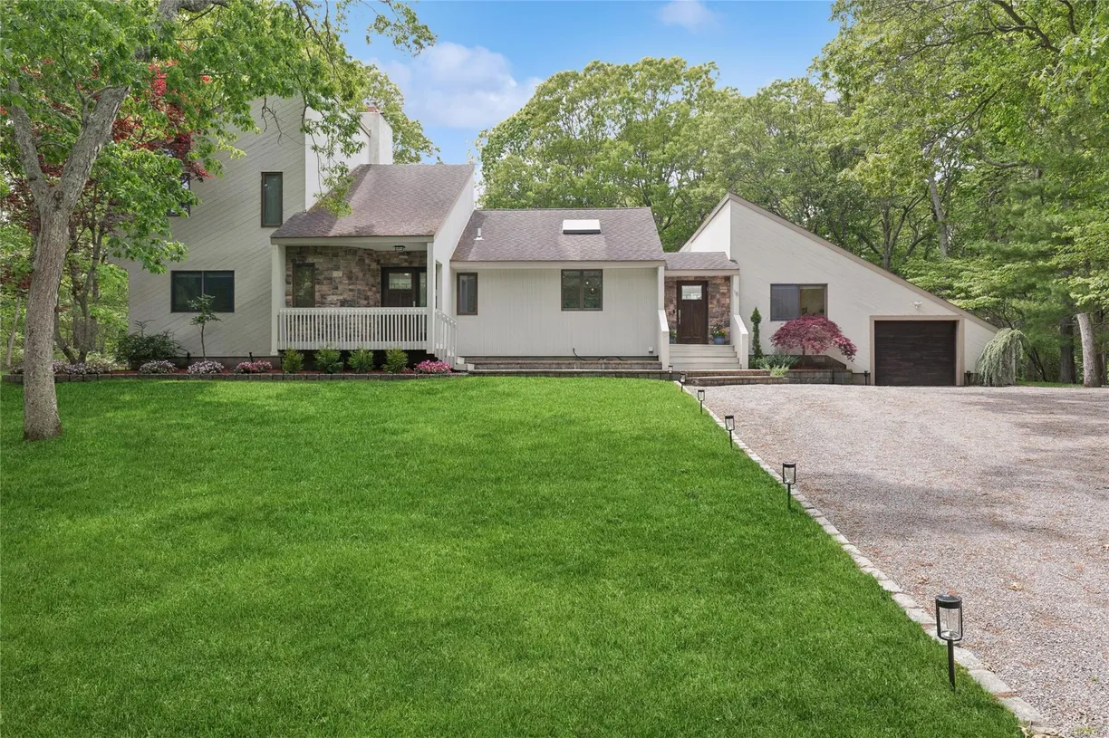 The Hamptons Real Estate | View 18 Quail Run | Listing