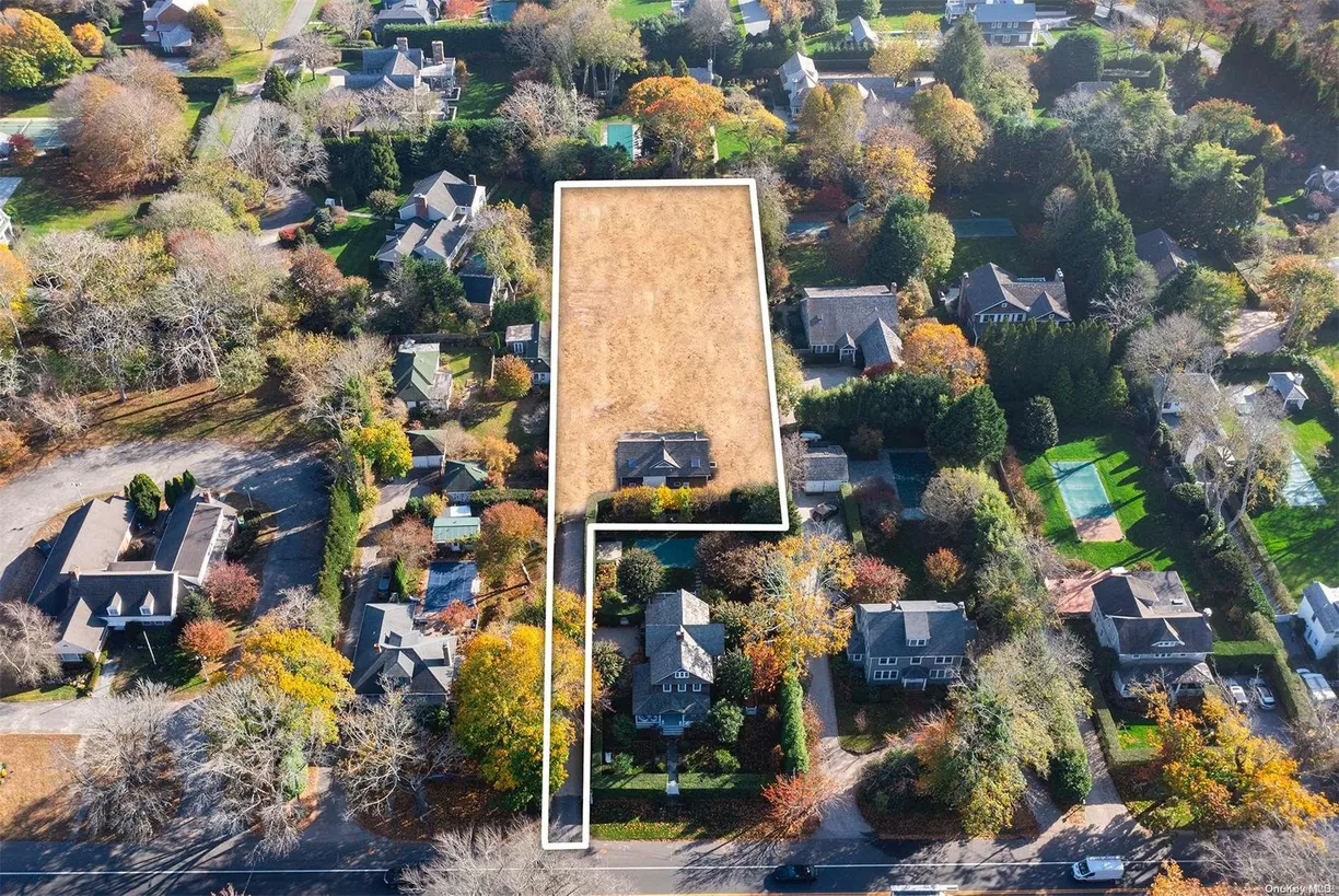 The Hamptons Real Estate | View 88 Pantigo Road | Listing