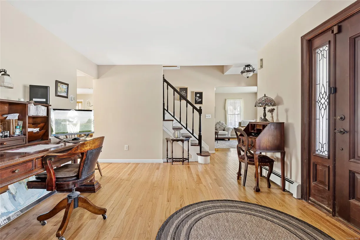 The Hamptons Real Estate | View 196 High Meadow Lane | Listing