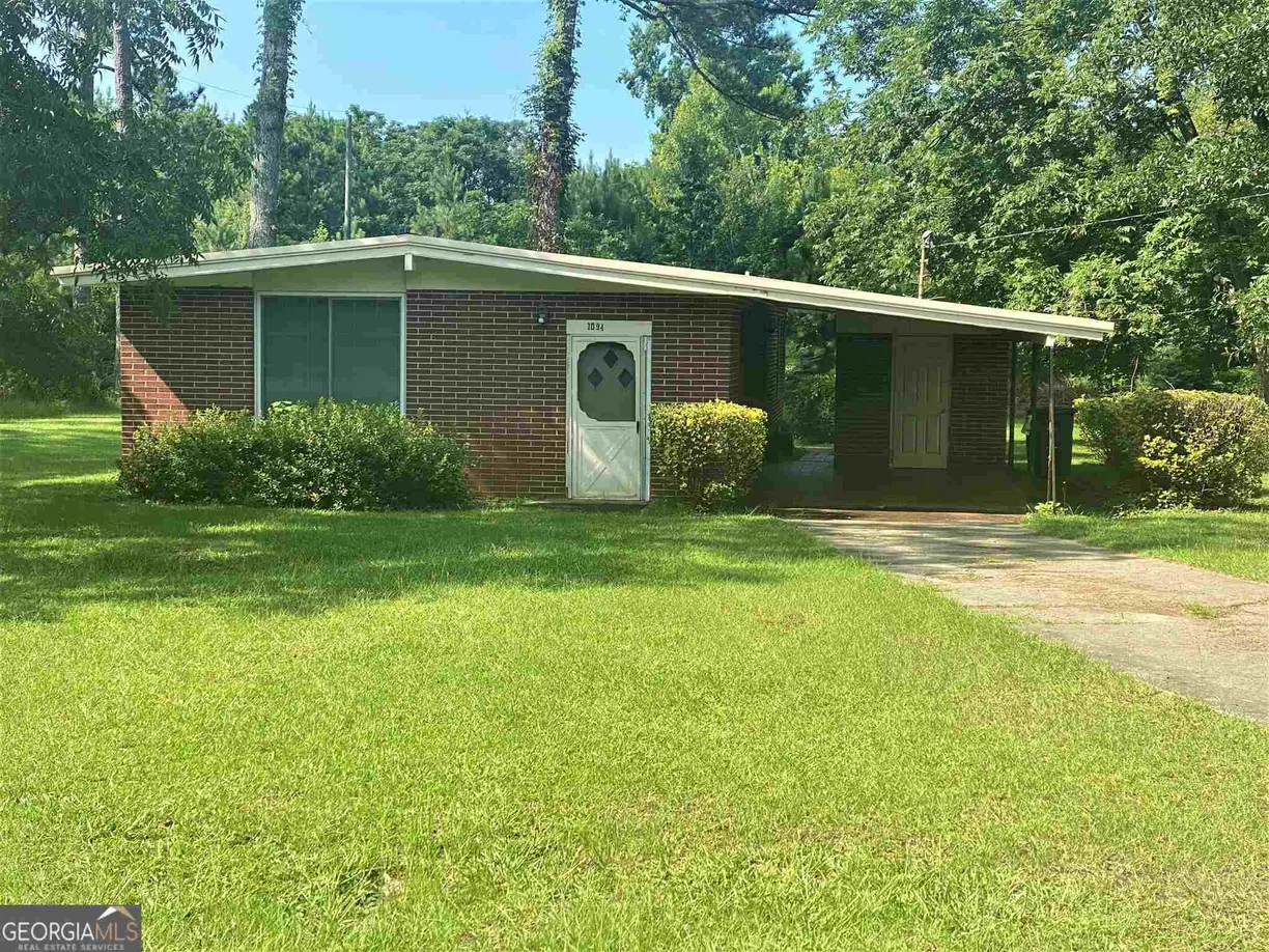Athens, GA Real Estate | View 1094 Main Street | 3 Beds, 1 Bath