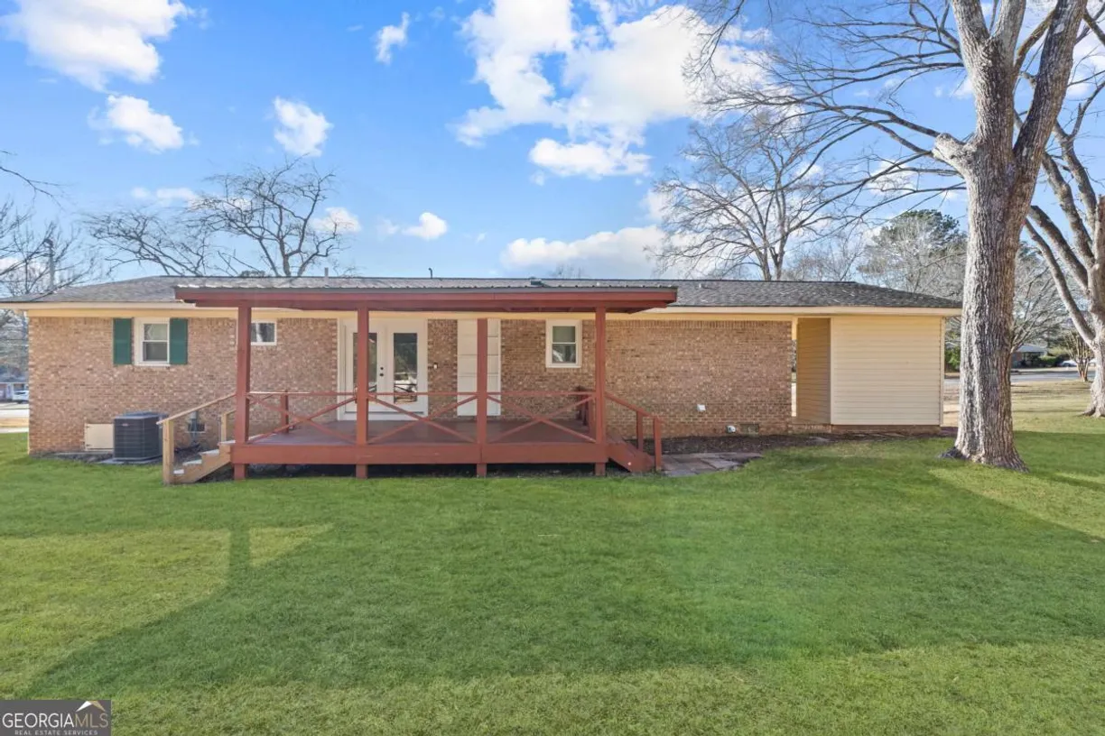 Athens, GA Real Estate | View 300 Oak Way | Listing