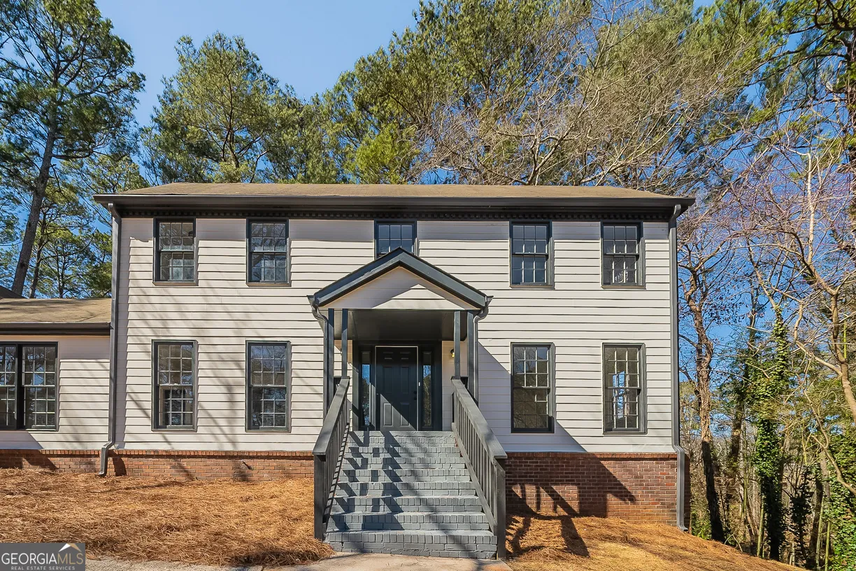 Athens, GA Real Estate | View 3777 Clubhouse Way | 5 Beds, 3 Baths