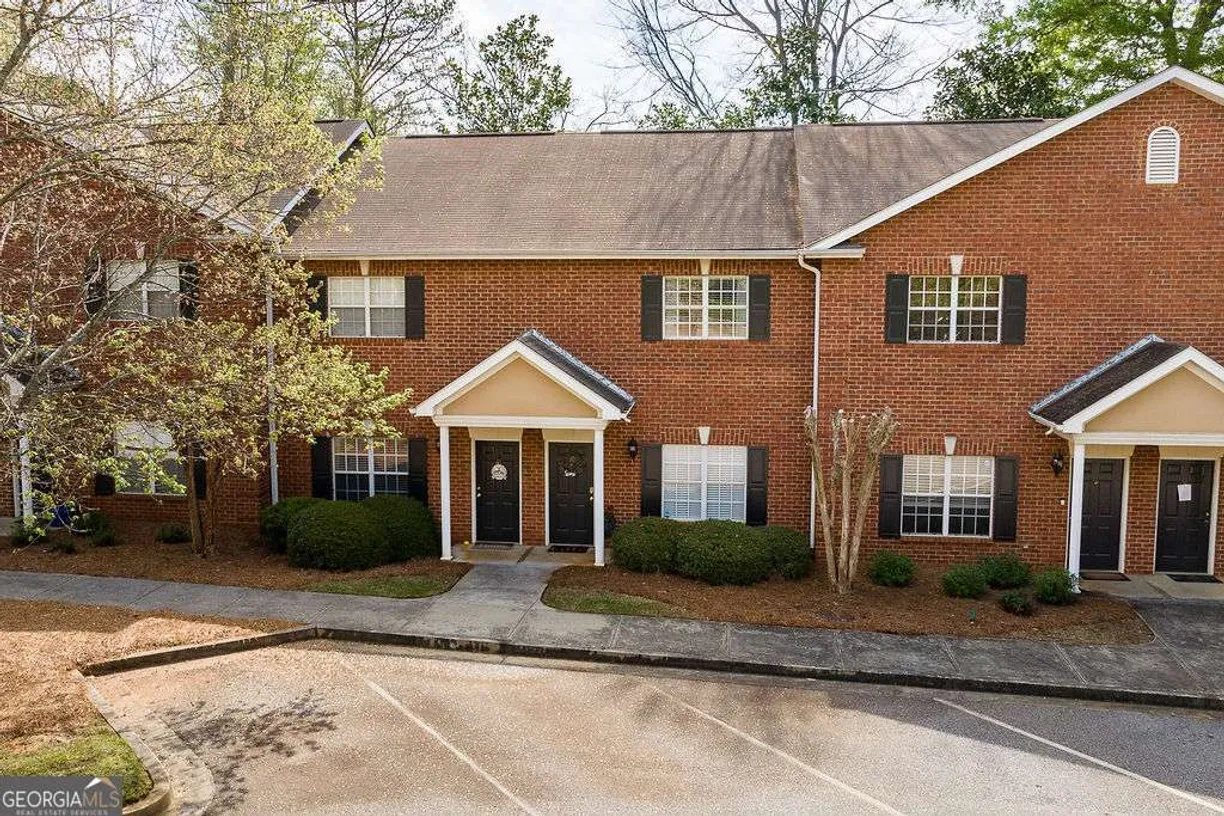 Athens, GA Real Estate | View 205 Woodstone Drive, 10 | 2 Beds, 3 Baths