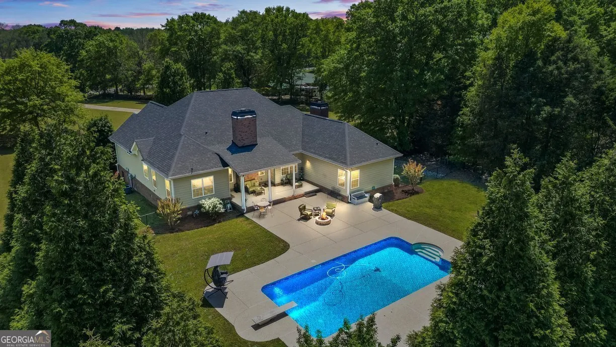 Athens, GA Real Estate | View 2060 Dixie Road | 5 Beds, 3 Baths