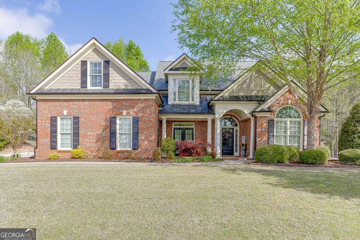 Athens, GA Real Estate | View 505 Hunting Hills Drive | 5 Beds, 3 Baths