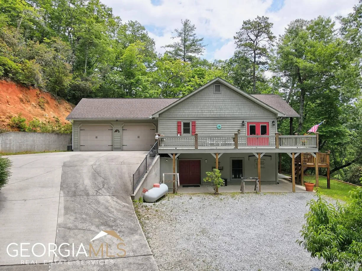 Athens, GA Real Estate | View 291 Smokehouse Knob Drive | 5 Beds, 3 Baths