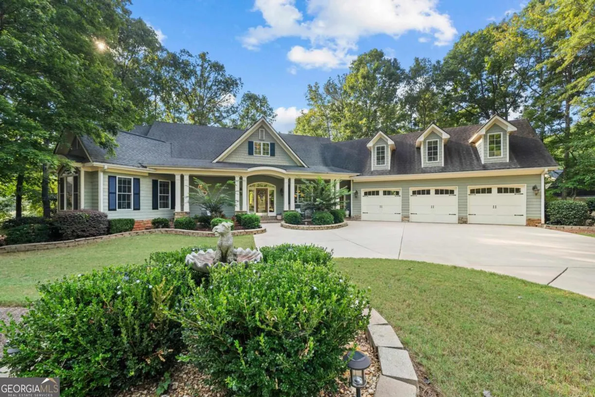 Athens, GA Real Estate | View 1020 Peachtree Court | 5 Beds, 5 Baths
