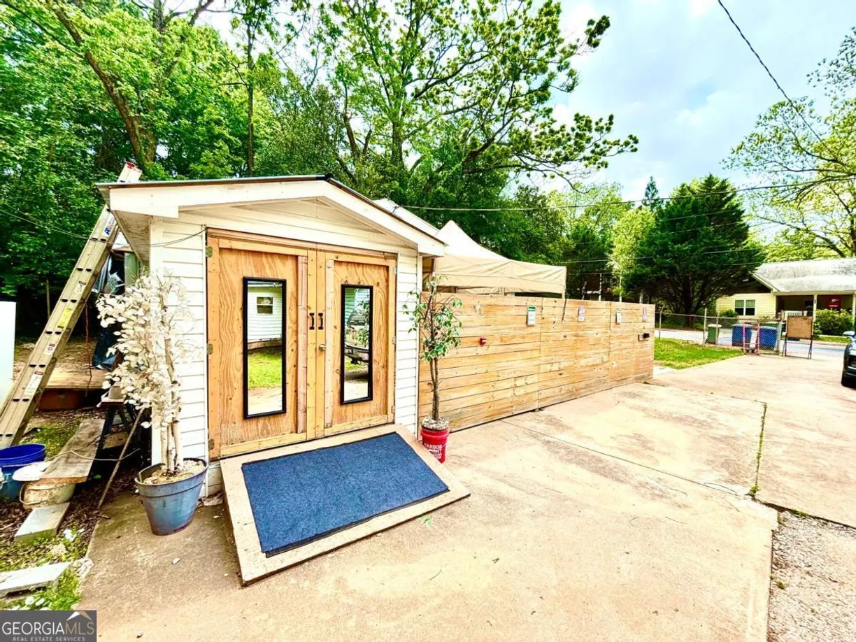 Athens, GA Real Estate | View 165 Vine Street | 2 Beds, 2 Baths