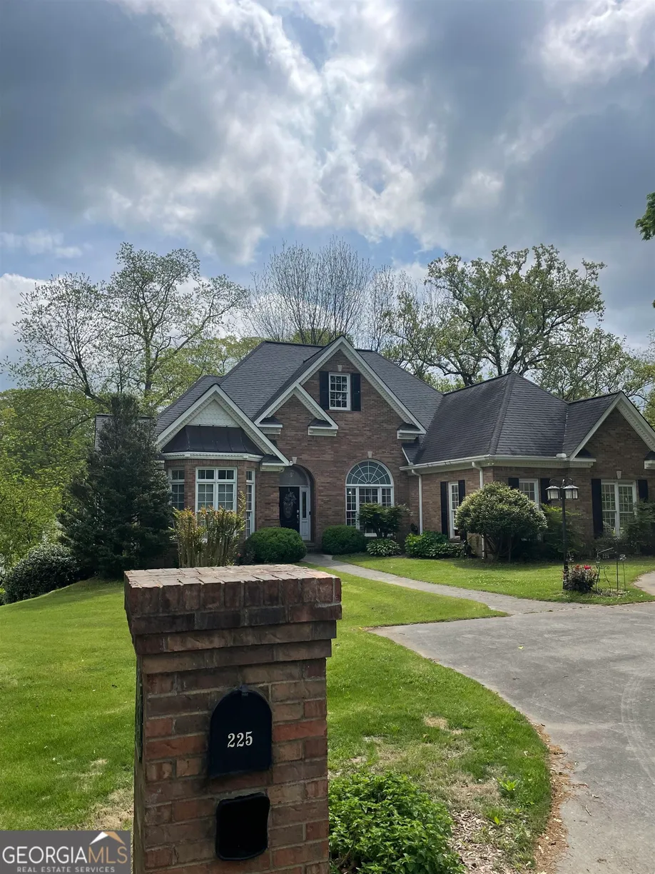 Athens, GA Real Estate | View 225 Alewine Avenue | 4 Beds, 3 Baths