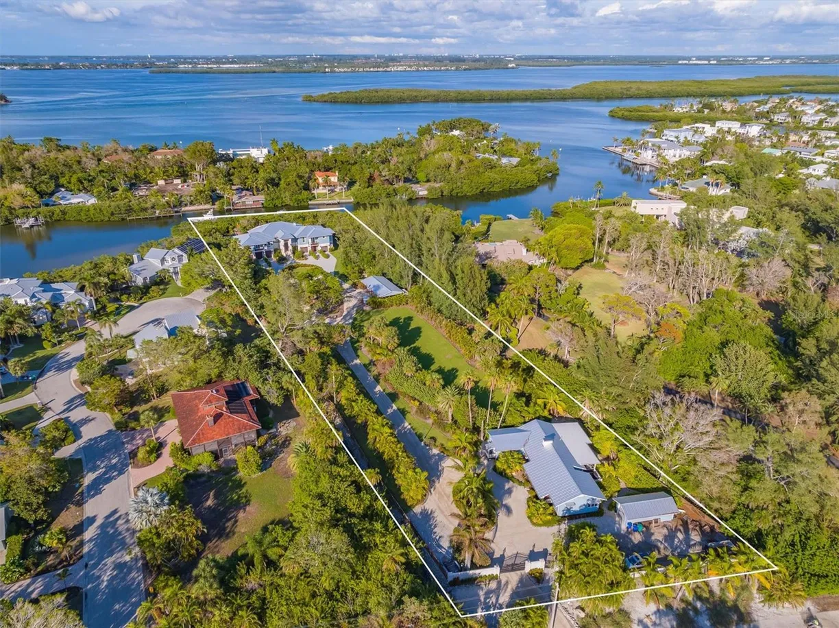 Sarasota/St. Petersburg Real Estate | View 6680 GULF OF MEXICO DRIVE | 6 Beds, 6 Baths