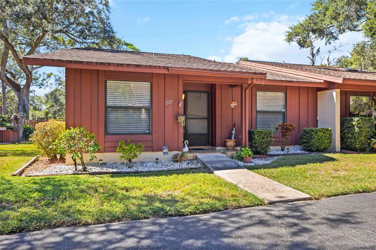 Sarasota/St. Petersburg Real Estate | View 1325 BANCHORY LN LANE, 7 | Listing