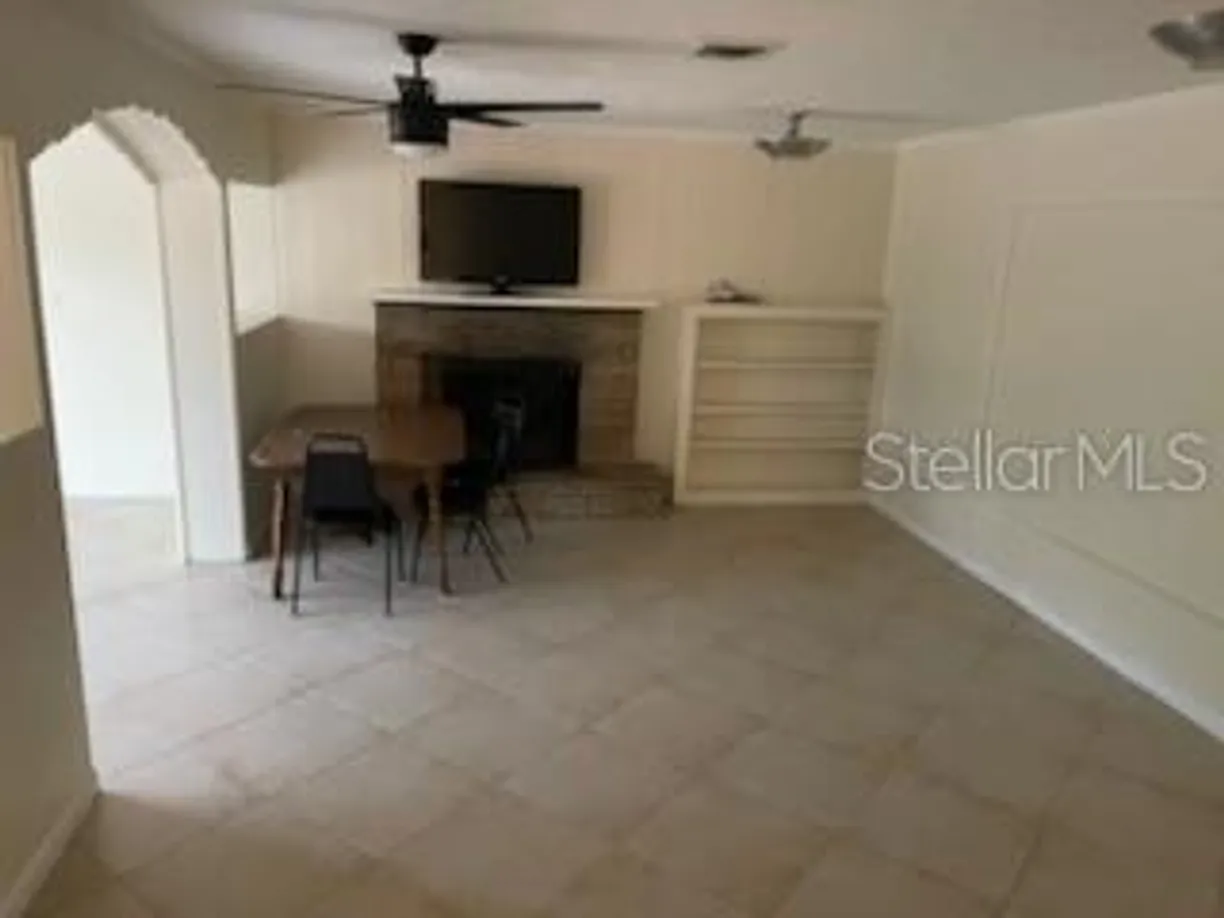 Sarasota/St. Petersburg Real Estate | View 711 A & B PINELAND AVENUE | Listing