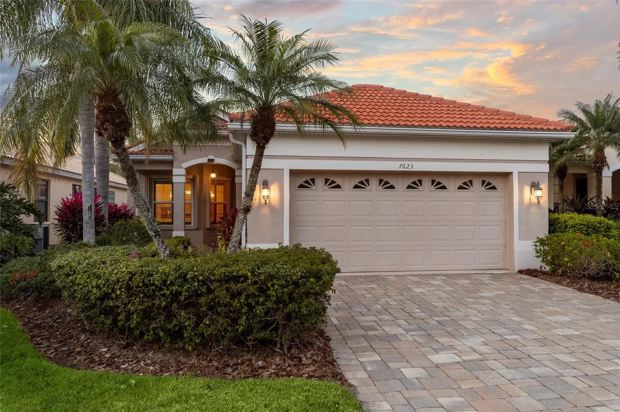 Sarasota/St. Petersburg Real Estate | View 7623 BIRDS EYE TERRACE | 2 Beds, 2 Baths