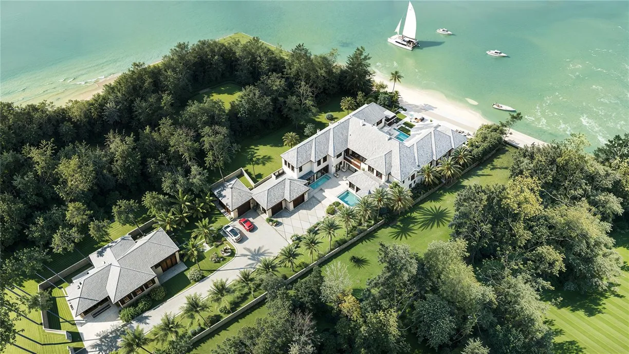 Sarasota/St. Petersburg Real Estate | View 3990 HIGEL AVENUE | 7 Beds, 8 Baths