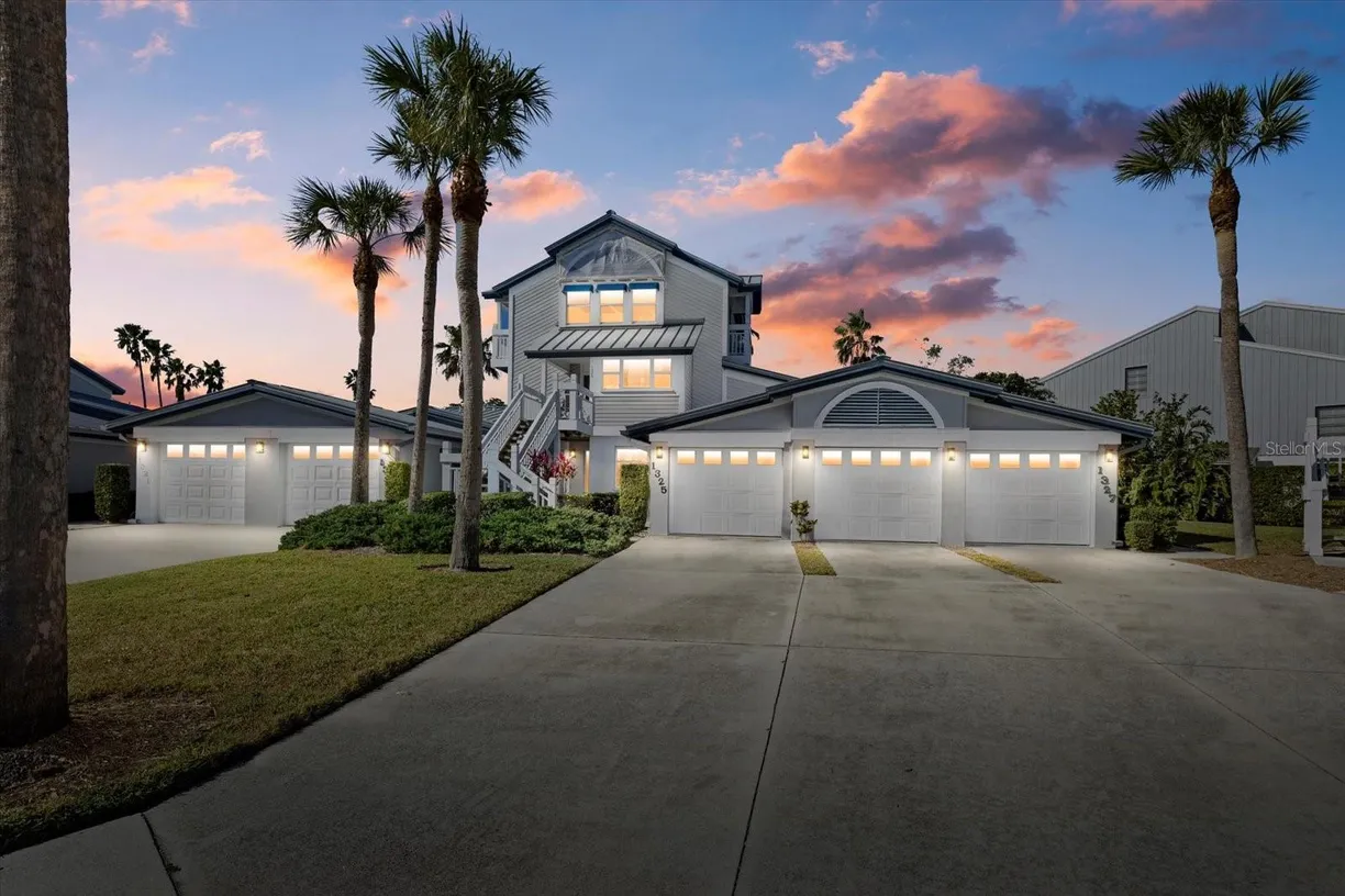 Sarasota/St. Petersburg Real Estate | View 1325 SIESTA BAYSIDE DRIVE, 1325B | 3 Beds, 2 Baths