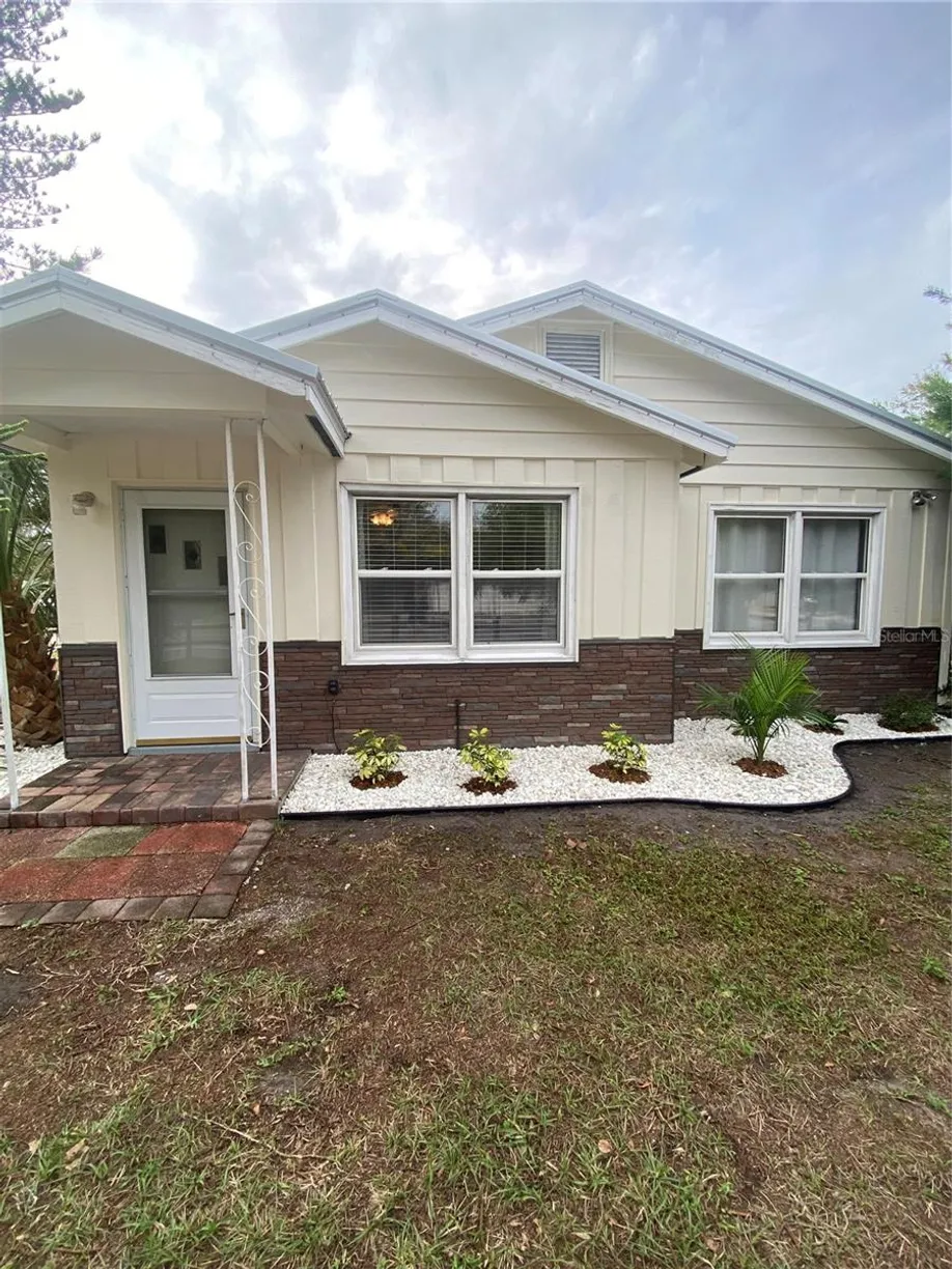 Sarasota/St. Petersburg Real Estate | View 2928 BAHIA VISTA STREET | 2 Beds, 1 Bath