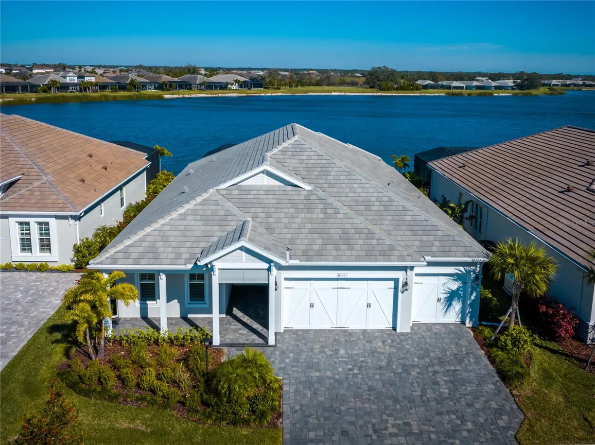 Sarasota/St. Petersburg Real Estate | View 8043 WATERBEND TRAIL | 3 Beds, 2 Baths