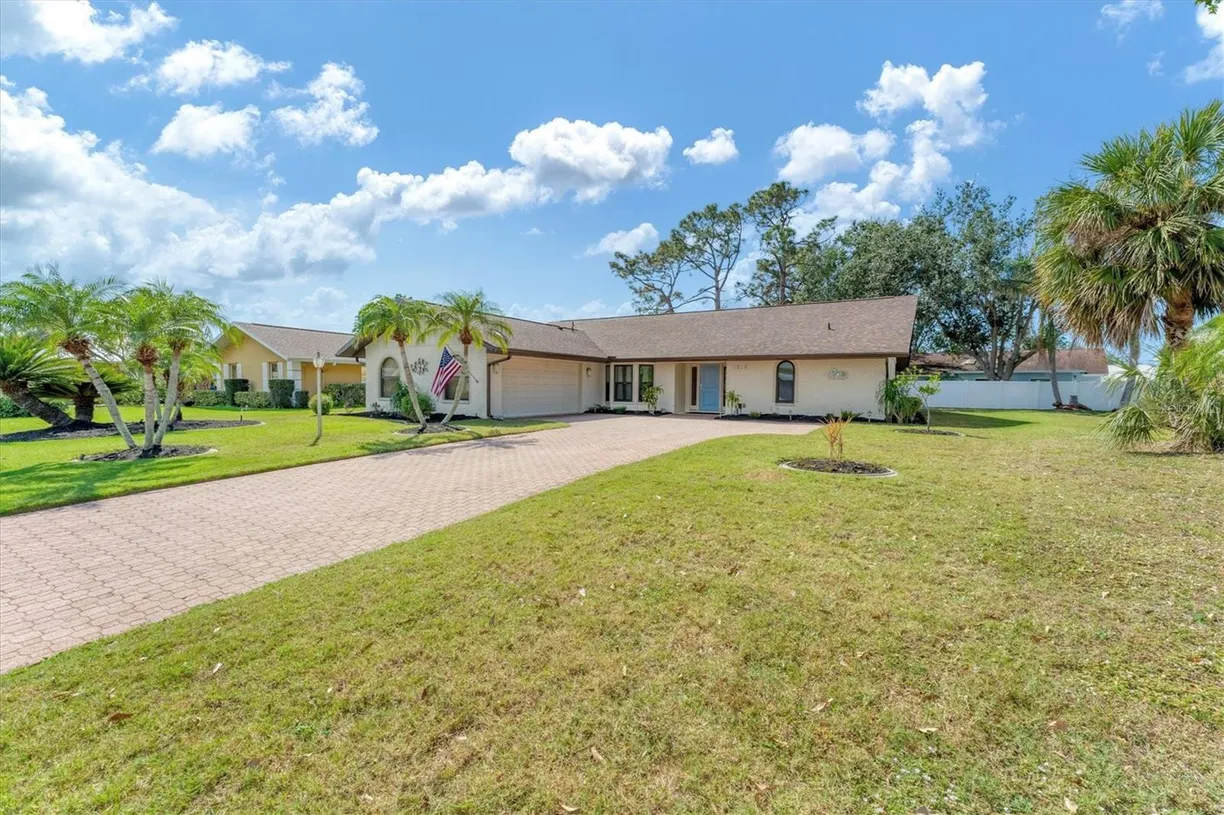Sarasota/St. Petersburg Real Estate | View 1219 SLEEPY HOLLOW ROAD | 3 Beds, 2 Baths